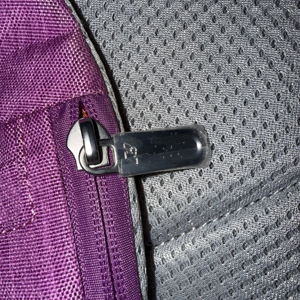Nevo Rhino Sling Crossbody Bag Back Pack Backpack New W/O Tags Purple or Pink